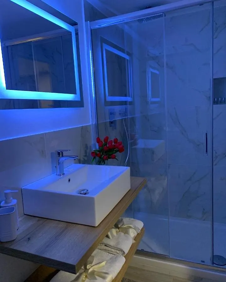 Reginella Duomo Apartment Napoli Italia